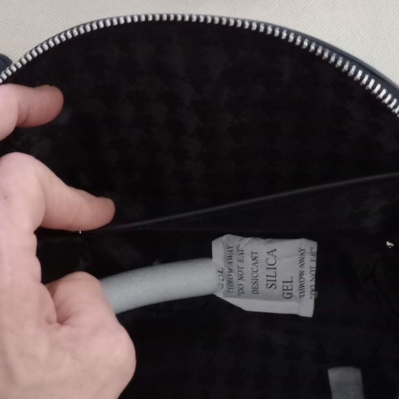 BNWT Karl Largerfeld silver & black crossbody bag with face logo - Picture 10 of 13